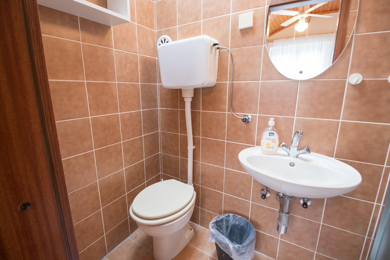Rooms Sofija Selce Eksteriør bilde