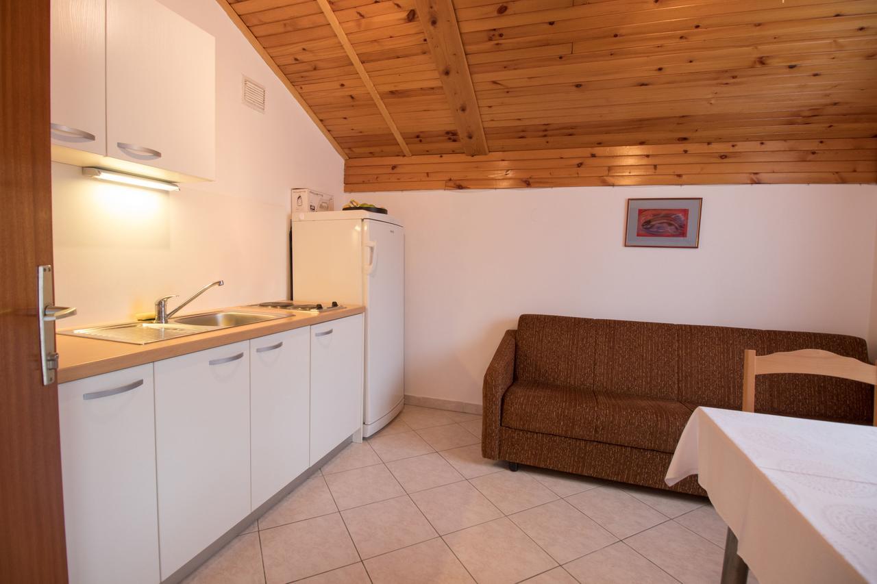 Rooms Sofija Selce Eksteriør bilde
