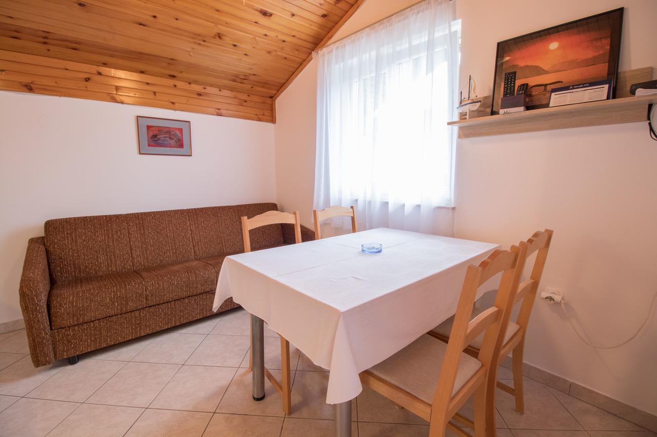 Rooms Sofija Selce Eksteriør bilde